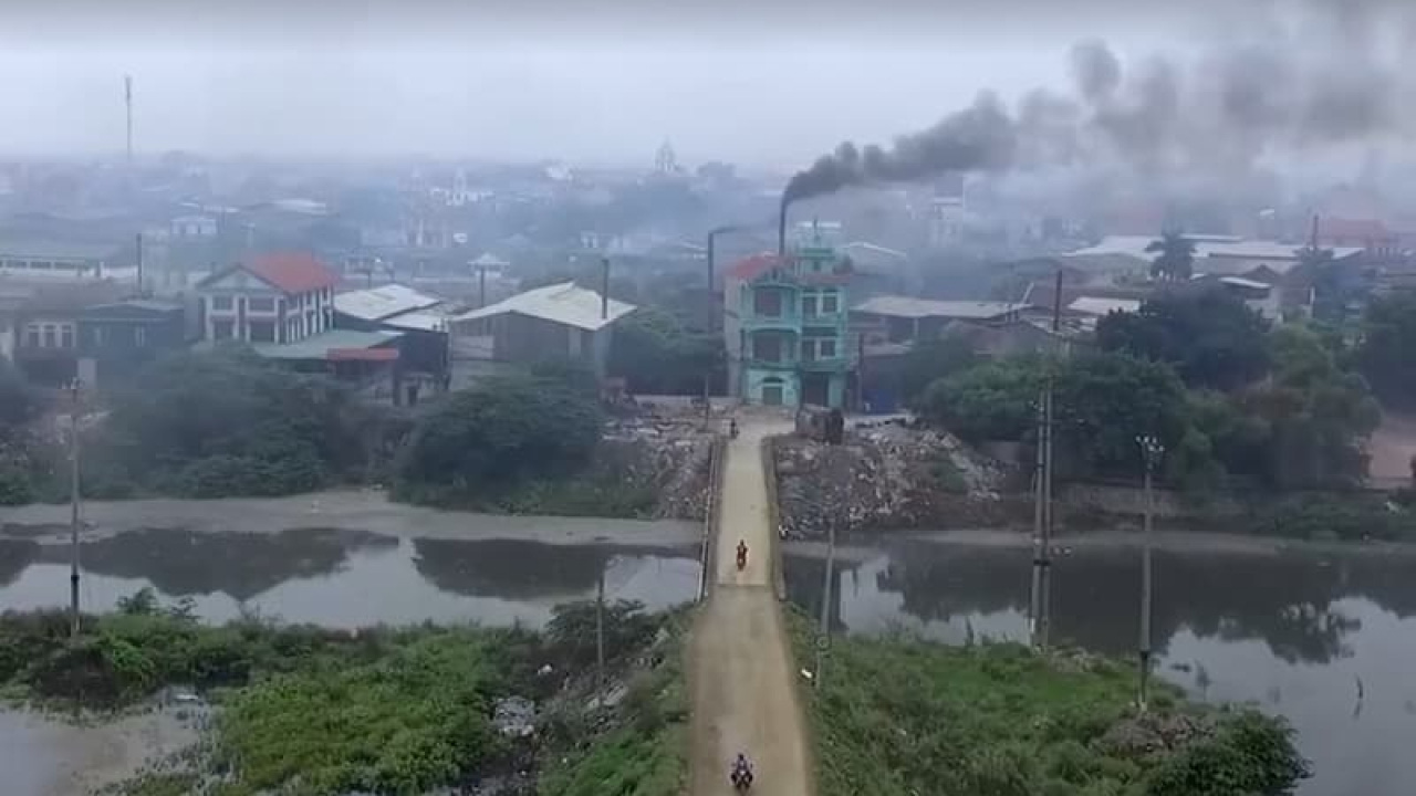 Đổ phế thải tùy tiện Ô nhiễm môi trường xấu cảnh quan  Đăng trên báo  Bắc Giang